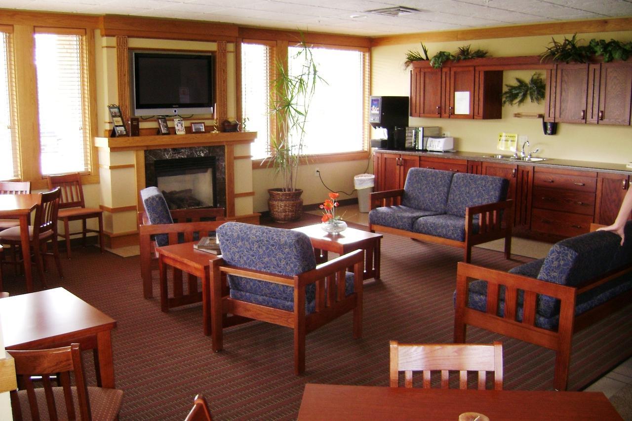 Prairie Inn & Suites Holmen Exteriér fotografie